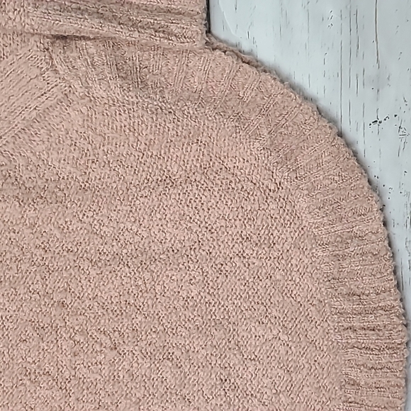 Lou & Grey Wool Blend Pink Poncho Style Pullover Sweater Size Medium/Large - Picture 3 of 9